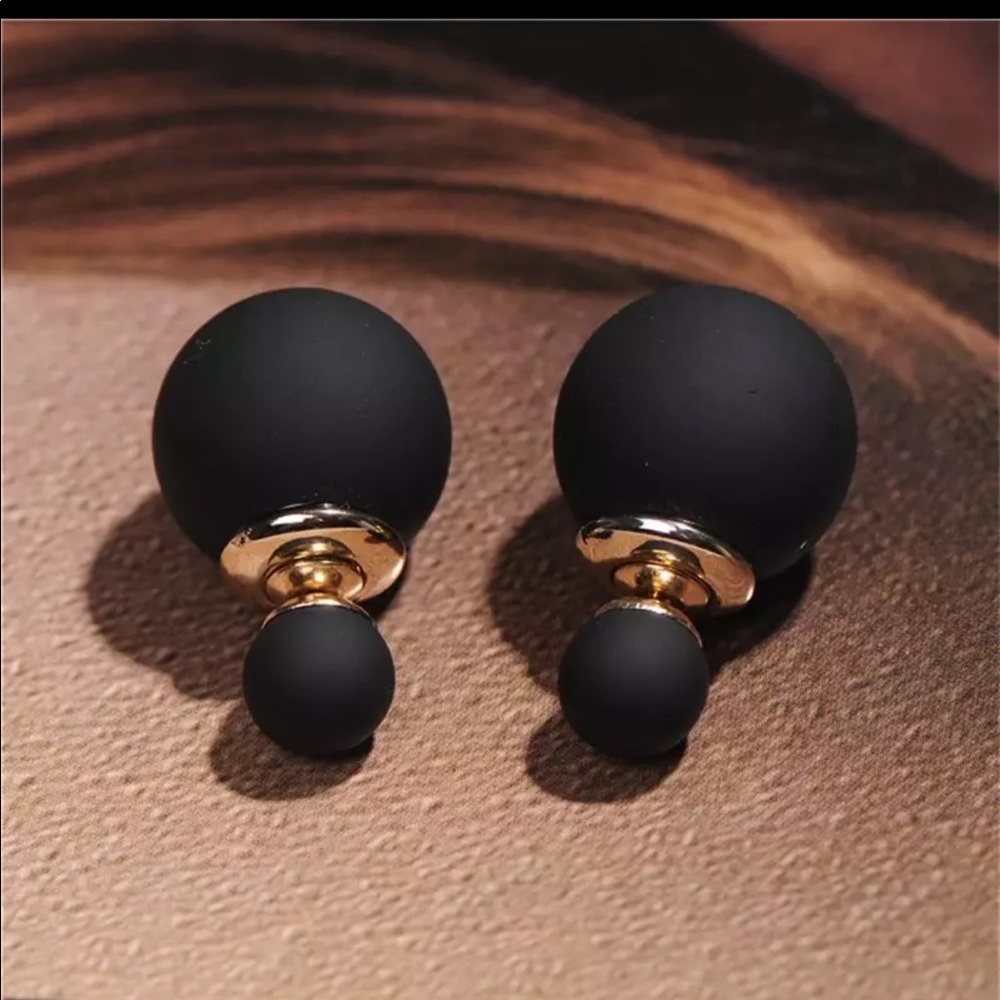 Double Faced Stud Earrings - Picture 3 of 4